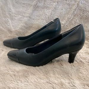 New Rose Petals Women’s 6 Walking Cradles Navy Blue Cap Toe Pump Heels